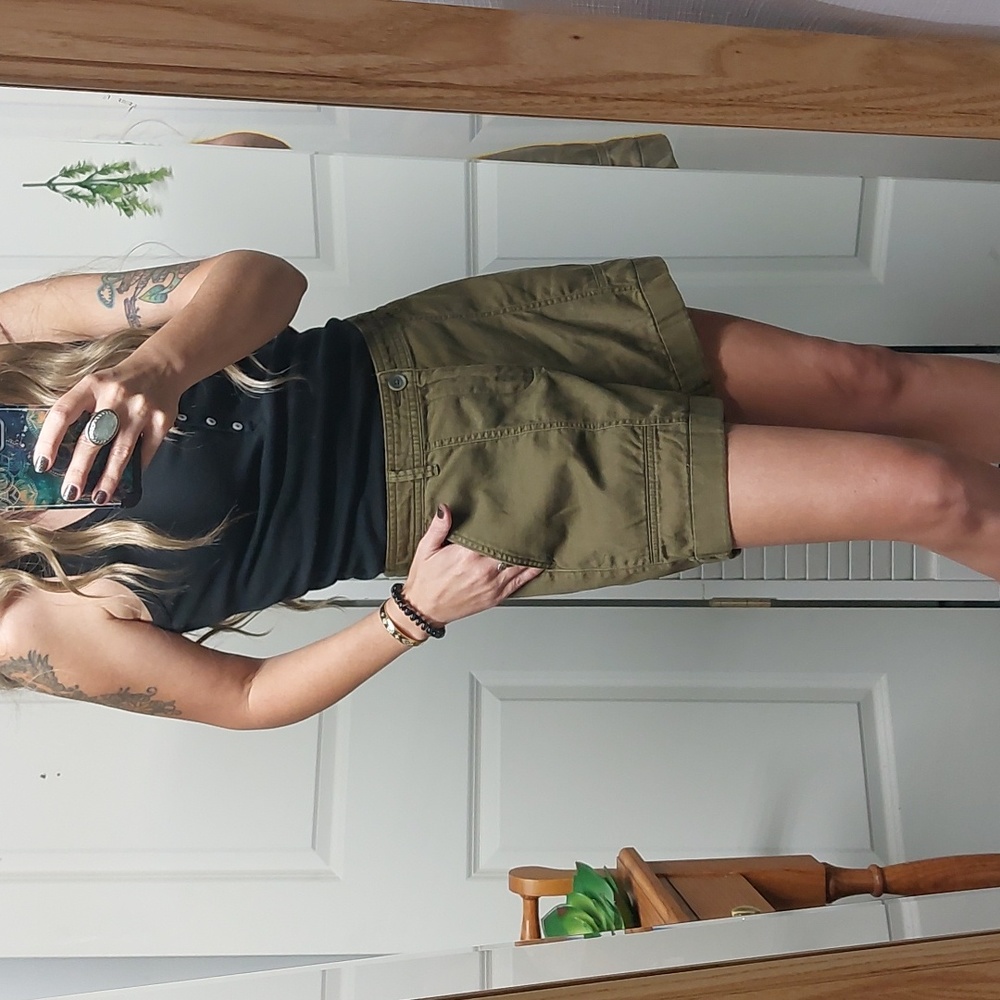 Old Navy Army Green Shorts size 8